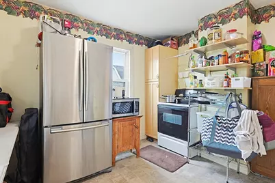 35 Oak St, Lowell, MA 01852 - Photo 13