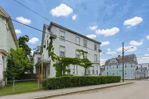 35 Oak St, Lowell, MA 01852 - Photo 3