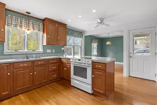 557 Main St, West Newbury, MA 01985 - Photo 9