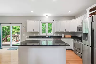 206 Washington St, Northbridge, MA 01534 - Photo 11