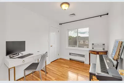 5 Spinney St,  Unit  2 #2, Boston, MA 02132 - Photo 11