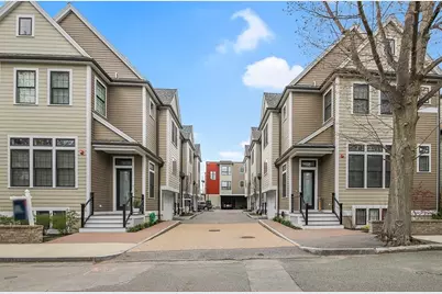 39 Elmwood St #3, Somerville, MA 02144 - Photo 3