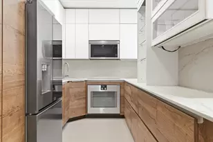 239 Commonwealth Ave, Boston, MA 02116 - Photo 9