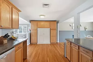 4 Edsel Dr, Burlington, MA 01803 - Photo 11