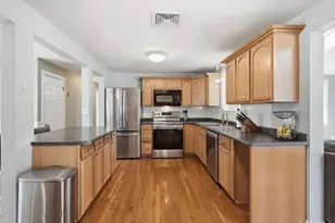 4 Edsel Dr, Burlington, MA 01803 - Photo 9