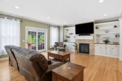 25 Pondview Dr, East Longmeadow, MA 01028 - Photo 7