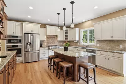 25 Pondview Dr, East Longmeadow, MA 01028 - Photo 11