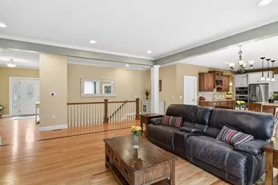 25 Pondview Dr, East Longmeadow, MA 01028 - Photo 9