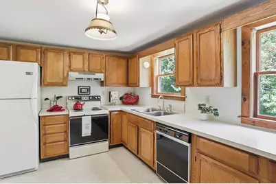 572 Massachusetts Ave, Lunenburg, MA 01462 - Photo 9