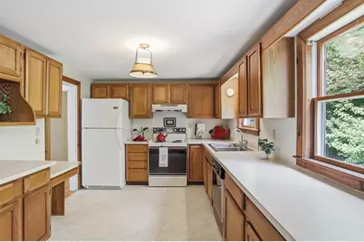 572 Massachusetts Ave, Lunenburg, MA 01462 - Photo 7