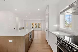 4 Elm St, Newton, MA 02465 - Photo 7