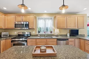 10 Rolling Meadows, Haverhill, MA 01832 - Photo 5