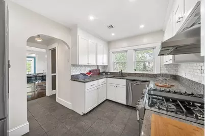 15 Noble St #15, Newton, MA 02465 - Photo 7