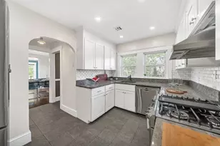 15 Noble St, Newton, MA 02465 - Photo 7