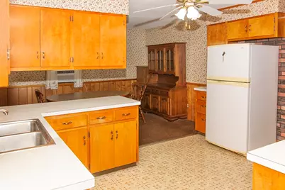 77 Granville Ave, Chicopee, MA 01013 - Photo 13