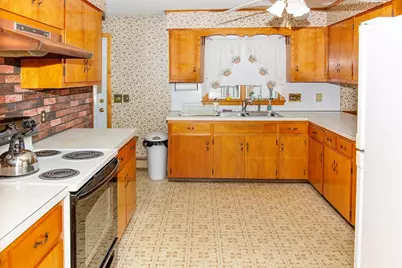 77 Granville Ave, Chicopee, MA 01013 - Photo 11