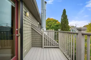 10 Eustis St, Cambridge, MA 02140 - Photo 23