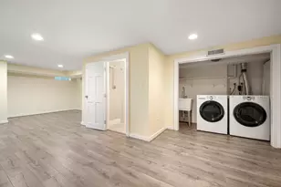 10 Eustis St, Cambridge, MA 02140 - Photo 19