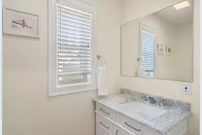 28 Park Ave, Medford, MA 02155 - Photo 9