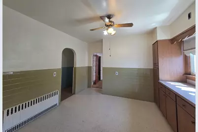 2 Suffolk Ave, Revere, MA 02151 - Photo 17