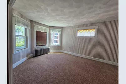 2 Suffolk Ave, Revere, MA 02151 - Photo 9