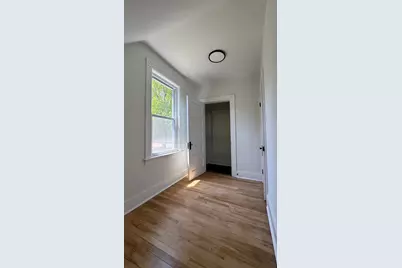 18 Baldwin St, Worcester, MA 01604 - Photo 11