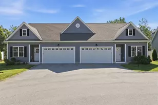 705 Southwood Ln, Clinton, MA 01510 - Photo 5