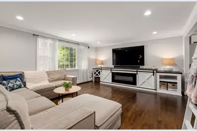 105 High St, Holliston, MA 01746 - Photo 5