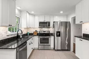 105 High St, Holliston, MA 01746 - Photo 11