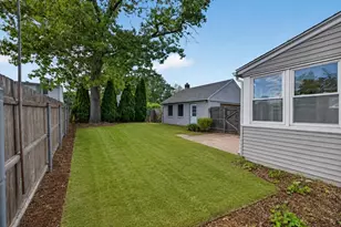 82 Parkside Ave, Pawtucket, RI 02861 - Photo 27
