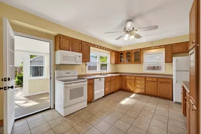 82 Parkside Avenue, Pawtucket, RI 02861 - Photo 7