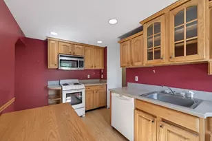 82 Parkside Ave, Pawtucket, RI 02861 - Photo 21