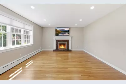 16 Hamilton Ave, Milford, MA 01757 - Photo 7
