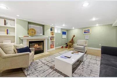 15 Ellis St, Woburn, MA 01801 - Photo 31