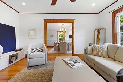 15 Ellis St, Woburn, MA 01801 - Photo 9