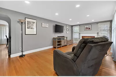 74 Highland St, Boston, MA 02136 - Photo 11