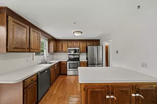 10 Upland Rd, Danvers, MA 01923 - Photo 9