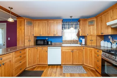 8 Highland Street, Peabody, MA 01960 - Photo 7