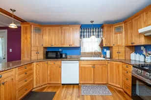 8 Highland St, Peabody, MA 01960 - Photo 7