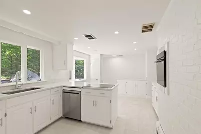 389 Porter St, Melrose, MA 02176 - Photo 17