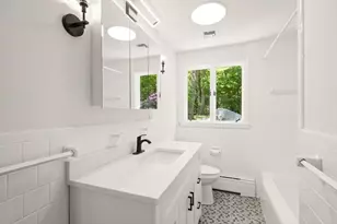 389 Porter St, Melrose, MA 02176 - Photo 25