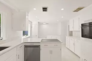 389 Porter St, Melrose, MA 02176 - Photo 17