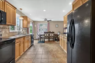 16A Burghardt St, Worcester, MA 01604 - Photo 11