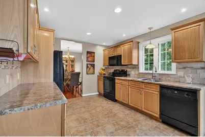 16A Burghardt St, Worcester, MA 01604 - Photo 7