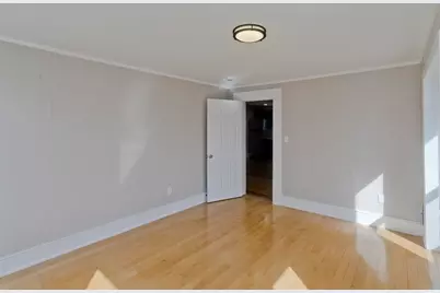 13 Hampden St, Westfield, MA 01085 - Photo 9