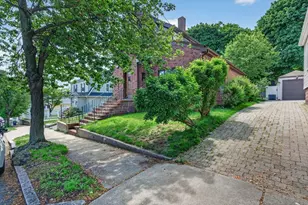 28 Thurlow Ave, Revere, MA 02151 - Photo 3