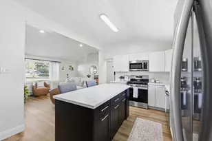 43 Sunridge Dr, Springfield, MA 01118 - Photo 7
