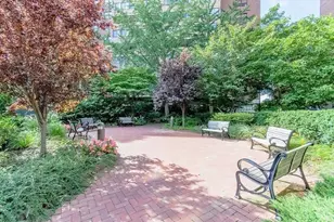 9 Hawthorne Pl, Boston, MA 02114 - Photo 13