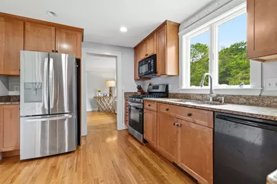 221 Central St, Hingham, MA 02043 - Photo 5