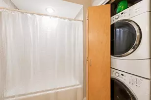 10 Ocean Ave, Revere, MA 02151 - Photo 9
